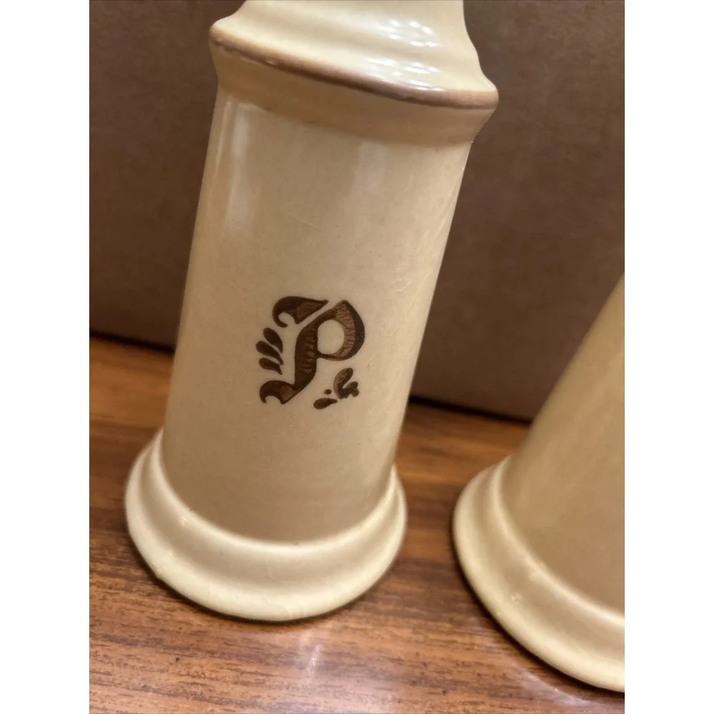 pfaltzgraff‎ A25 Beige Salt Pepper Shakers 5 3/4 Village